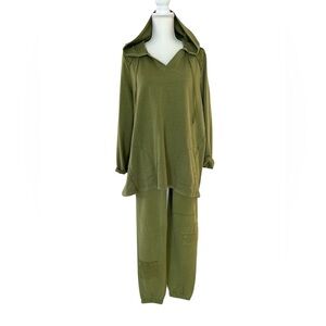 LOGO by Lori Goldstein Women’s Hooded Sweatshirt and Pants.